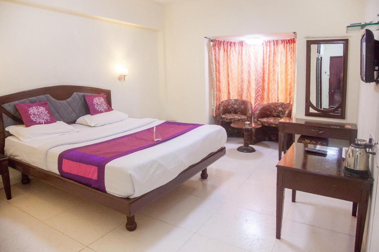 Oyo 12357 Hotel Nilgiris Inn Утакаманд Экстерьер фото
