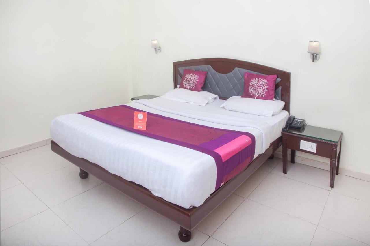 Oyo 12357 Hotel Nilgiris Inn Утакаманд Экстерьер фото