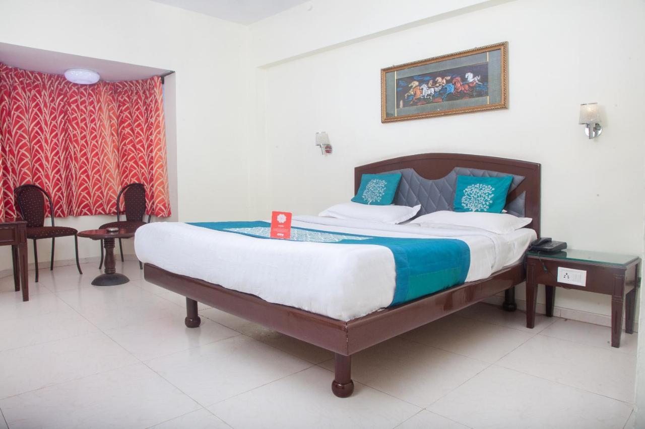 Oyo 12357 Hotel Nilgiris Inn Утакаманд Экстерьер фото